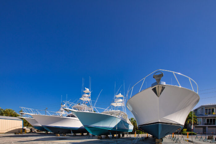 service yard: Choosing a Boat Dealer