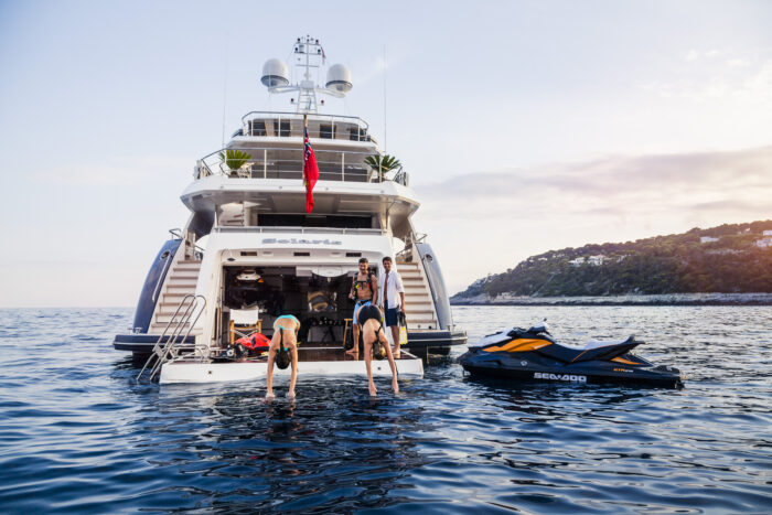 Yachting activities: watersports 