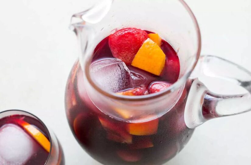 boating inspired cocktails: mixed berry sangria